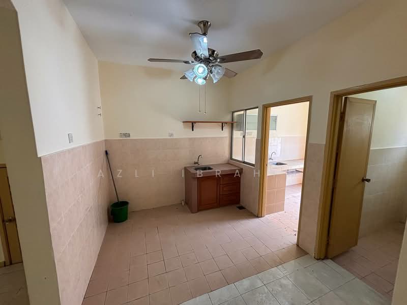 Rumah Teres 2 Tingkat untuk Dijual di Taman Kajang Perdana (Kajang) - Azli Ibrahim - Kitchen - PropertyGuru.com.my