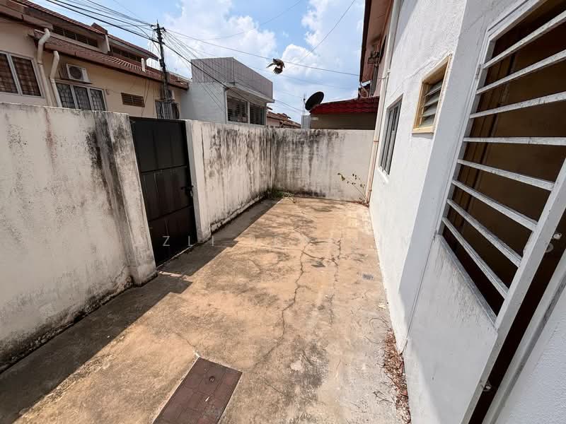 Rumah Teres 2 Tingkat untuk Dijual di Taman Kajang Perdana (Kajang) - Azli Ibrahim - Exterior - PropertyGuru.com.my