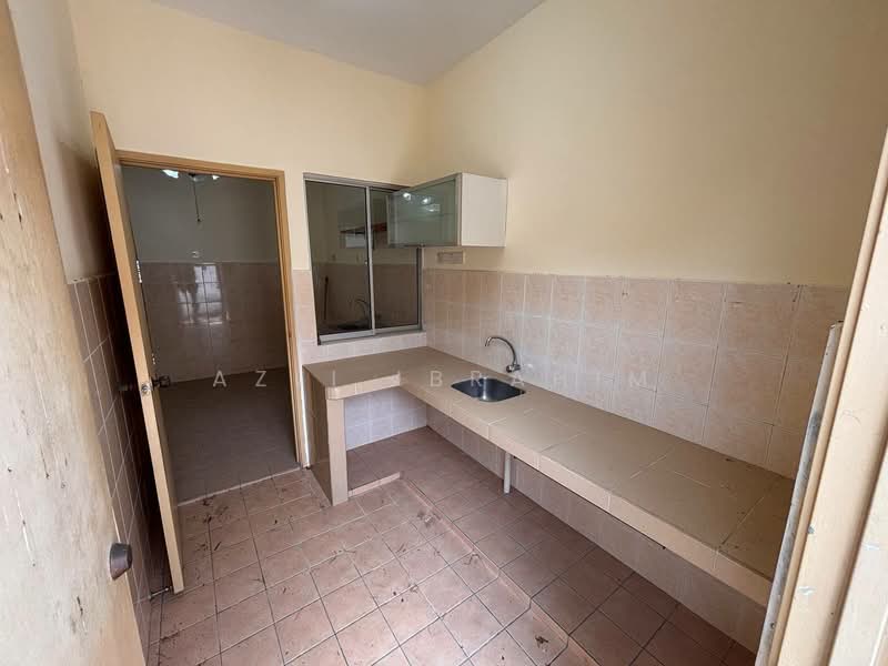 Rumah Teres 2 Tingkat untuk Dijual di Taman Kajang Perdana (Kajang) - Azli Ibrahim - Kitchen - PropertyGuru.com.my