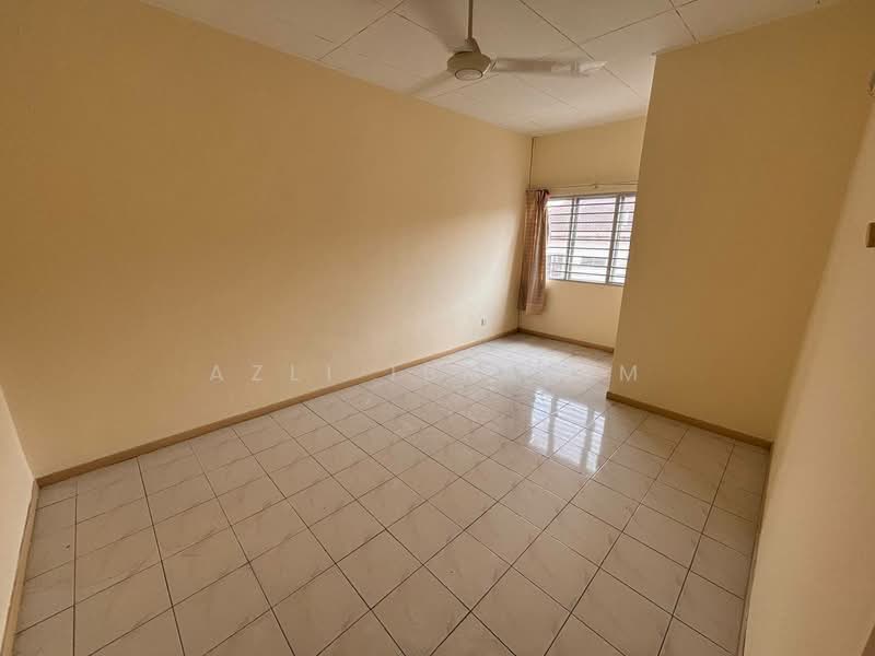 Rumah Teres 2 Tingkat untuk Dijual di Taman Kajang Perdana (Kajang) - Azli Ibrahim - Living Room - PropertyGuru.com.my