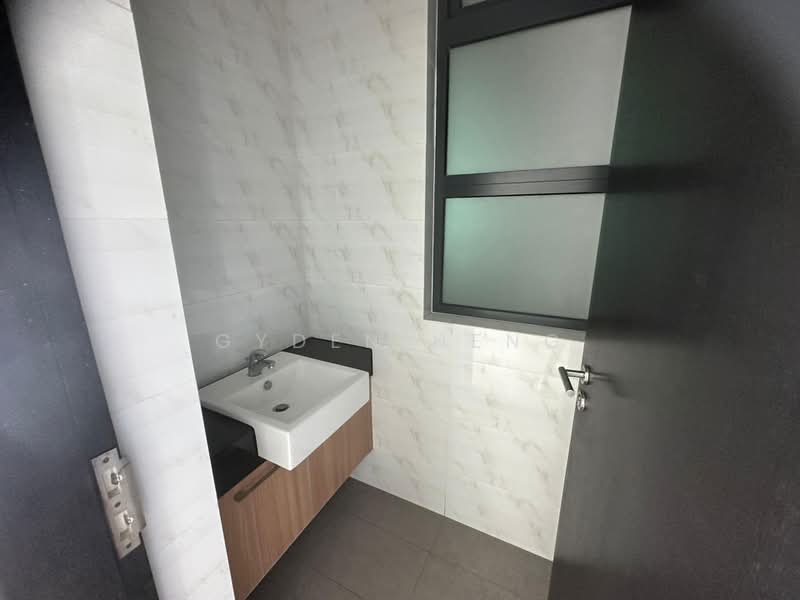 Condominium for Sale at Molek Pine 4 - Gyden Heng - Bathroom - PropertyGuru.com.my