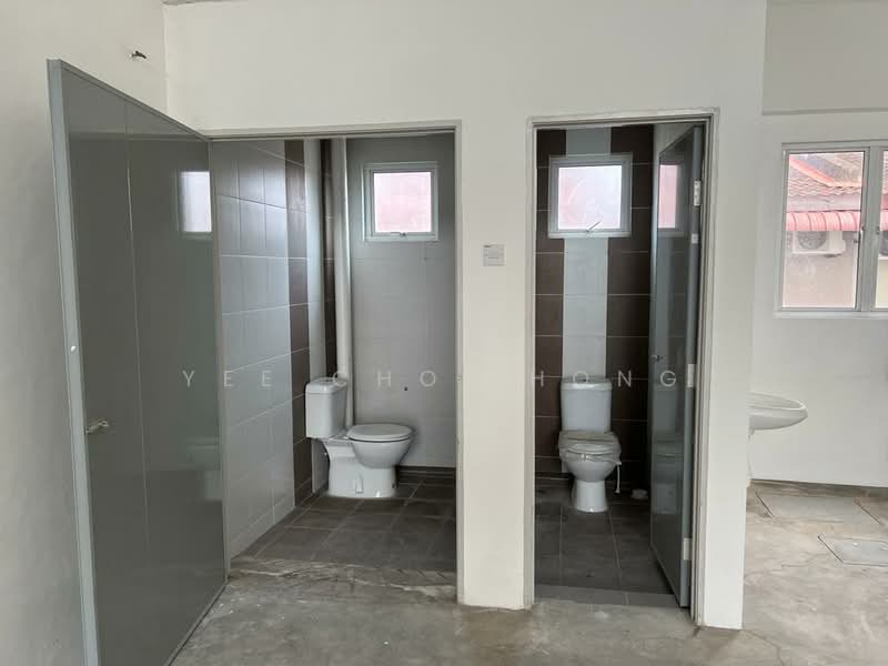 Shop for Rent in Taman Machang Bubok (Bukit Mertajam) - Yee Choi Hong - Bathroom - PropertyGuru.com.my