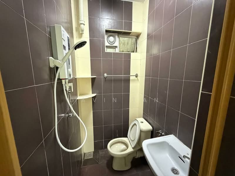 Pangsapuri untuk Dijual di Desa Bayan Apartment - Gavin Tan - Bathroom - PropertyGuru.com.my