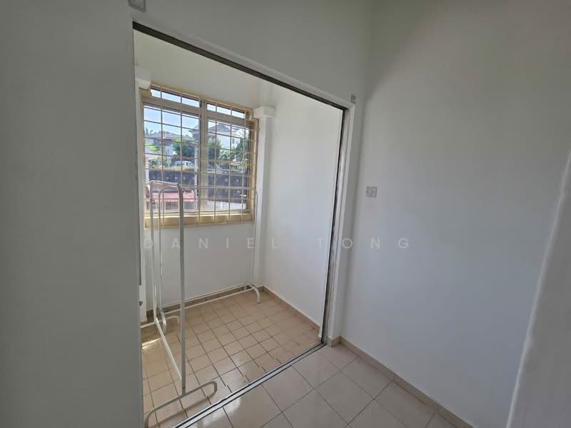Rumah Teres 2 Tingkat untuk Dijual di Puchong (Selangor) - Daniel Tong - Balcony - PropertyGuru.com.my