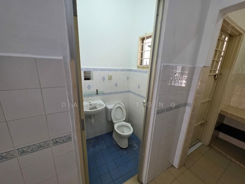 Rumah Teres 2 Tingkat untuk Dijual di Puchong (Selangor) - Daniel Tong - Bathroom - PropertyGuru.com.my