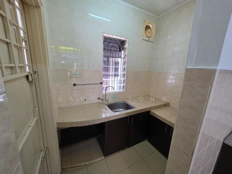 Rumah Teres 2 Tingkat untuk Dijual di Puchong (Selangor) - Daniel Tong - Kitchen - PropertyGuru.com.my