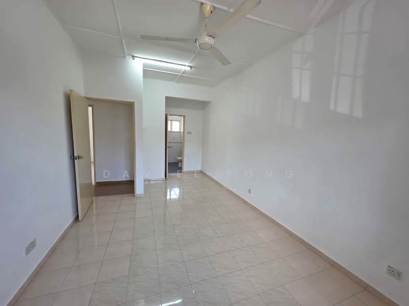 Rumah Teres 2 Tingkat untuk Dijual di Puchong (Selangor) - Daniel Tong - Living Room - PropertyGuru.com.my