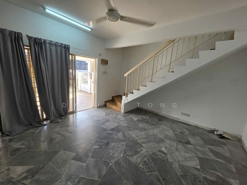 Rumah Teres 2 Tingkat untuk Dijual di Puchong (Selangor) - Daniel Tong - Living Room - PropertyGuru.com.my