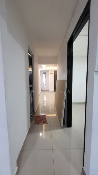 Rumah Teres 2 Tingkat untuk Dijual di Bandar Seri Alam (Masai) - Vanessa Lim - Corridor - PropertyGuru.com.my
