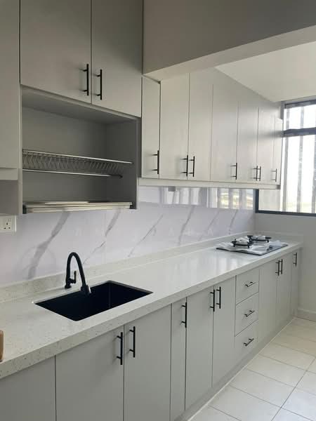Servis Apartment untuk Disewa di Seiring Residensi - Amir Abas - Kitchen - PropertyGuru.com.my