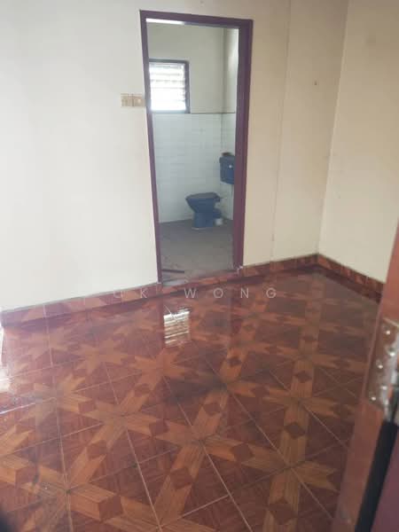 2-storey Terraced House for Sale in Taman Wahyu (Batu Caves) - CK Wong - Bathroom - PropertyGuru.com.my
