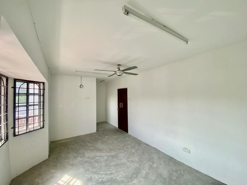 Rumah Teres 2 Tingkat untuk Dijual di Taman Lestari Putra (Seri Kembangan) - Azli Ibrahim - Interior - PropertyGuru.com.my