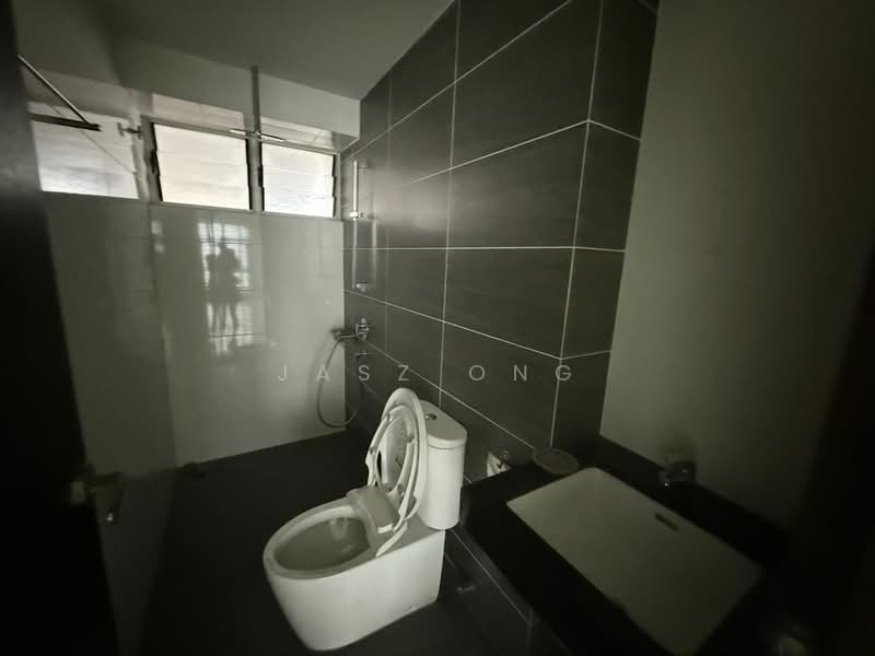 Servis Apartment untuk Dijual di Molek Pulai - Jasz Ong - Bathroom - PropertyGuru.com.my