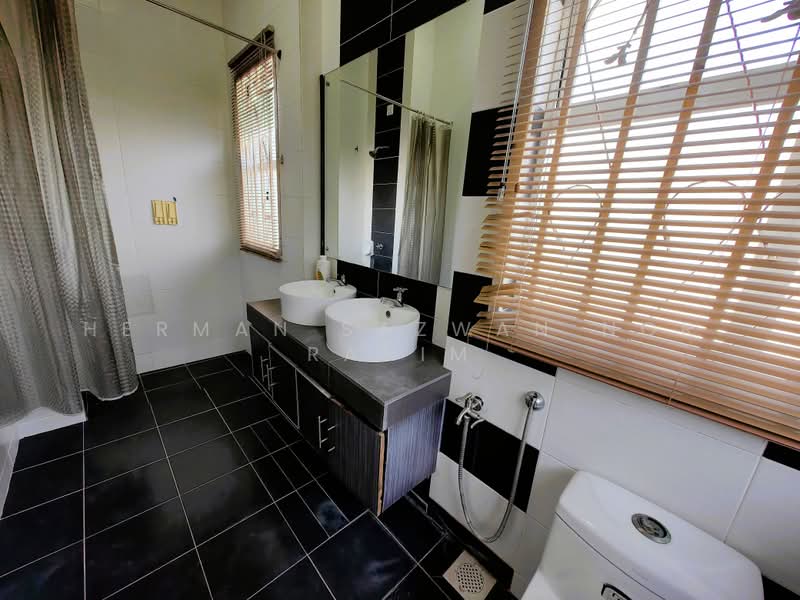 Bungalow for Sale in Nilai Impian (Nilai) - Herman Sazwan Nor Rahim - Bathroom - PropertyGuru.com.my