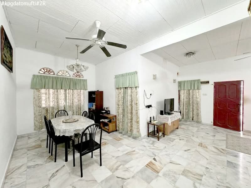 Rumah Banglo untuk Dijual di Ampang (Selangor) - Azli Ibrahim - Living Room - PropertyGuru.com.my
