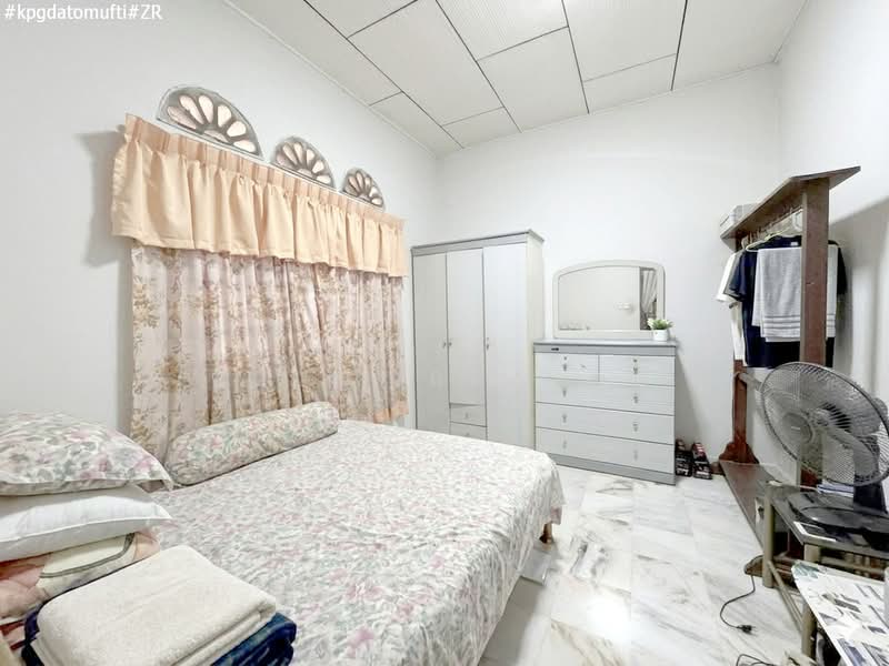 Rumah Banglo untuk Dijual di Ampang (Selangor) - Azli Ibrahim - Bedroom - PropertyGuru.com.my