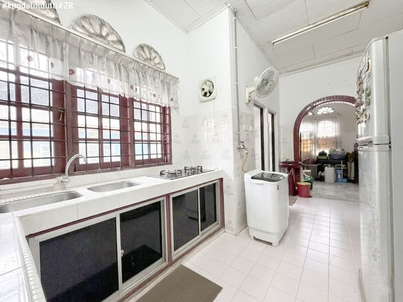 Rumah Banglo untuk Dijual di Ampang (Selangor) - Azli Ibrahim - Kitchen - PropertyGuru.com.my