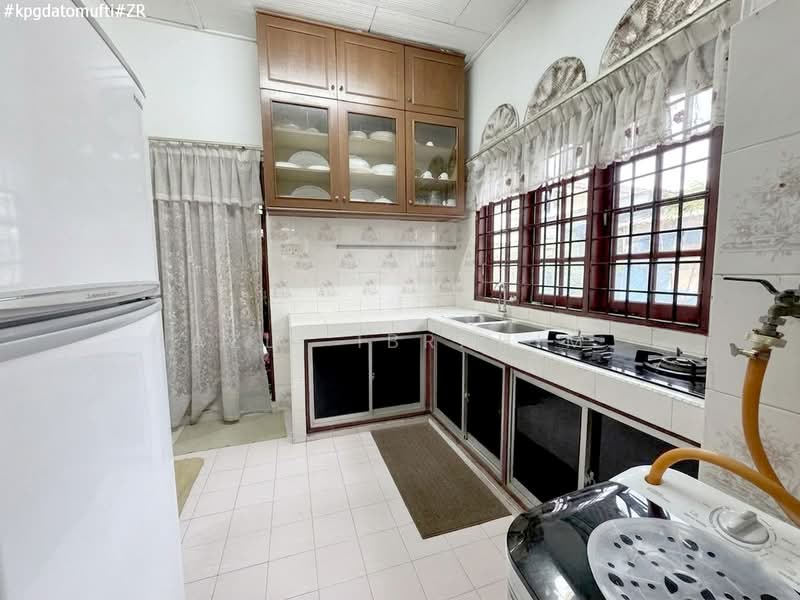 Rumah Banglo untuk Dijual di Ampang (Selangor) - Azli Ibrahim - Kitchen - PropertyGuru.com.my
