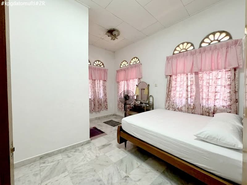 Rumah Banglo untuk Dijual di Ampang (Selangor) - Azli Ibrahim - Bedroom - PropertyGuru.com.my