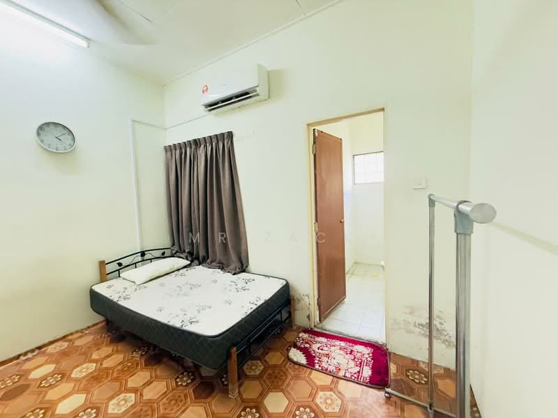 1-storey Terraced House for Rent in Seremban (Negeri Sembilan) - Mr Zack - Bedroom - PropertyGuru.com.my