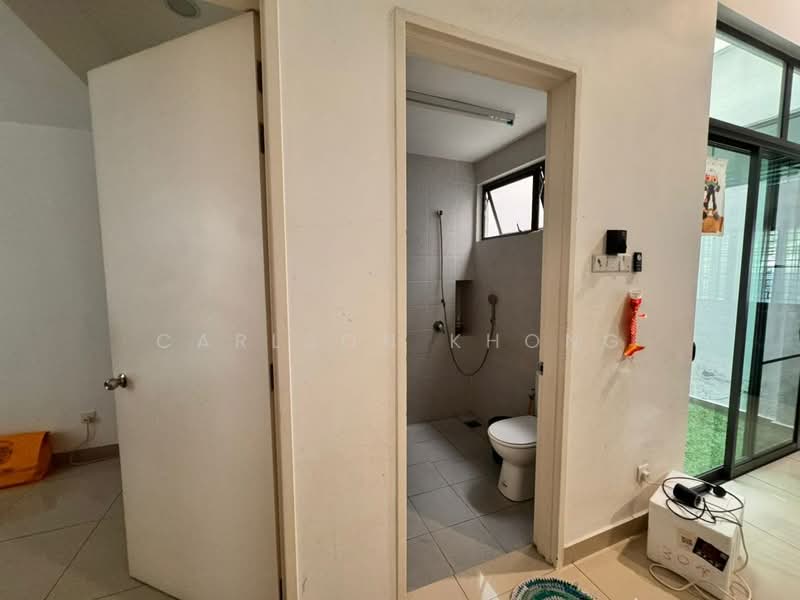 3-storey Terraced House for Sale in Puchong (Selangor) - Carlson Khong - Bathroom - PropertyGuru.com.my