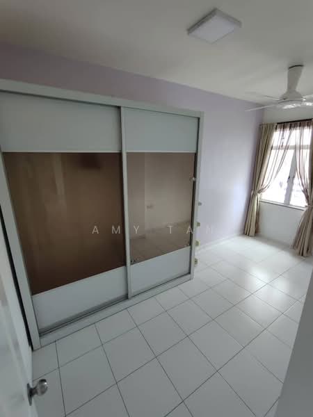 Rumah Flat untuk Disewa di Taman Pelangi Indah - Amy Tan - Bedroom - PropertyGuru.com.my