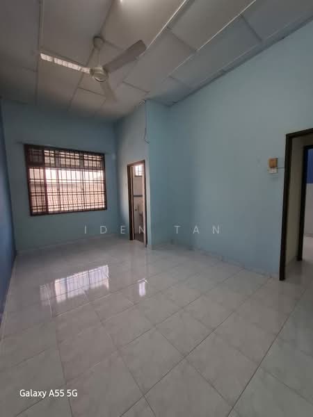 2.5-storey Terraced House for Sale in Taman Pulai Utama (Skudai) - Iden Tan - Living Room - PropertyGuru.com.my