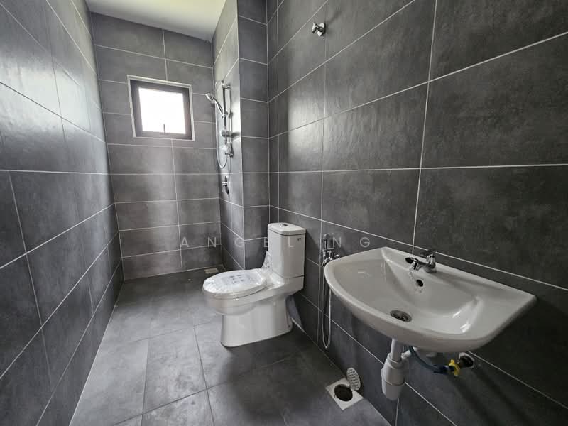 3-storey Terraced House for Sale in Batu 9 (Cheras) - Angel Ng - Bathroom - PropertyGuru.com.my