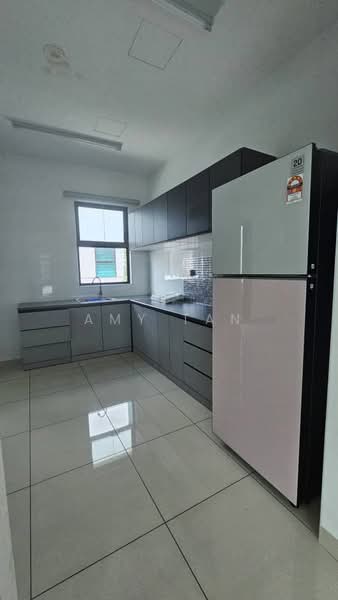 Rumah Teres untuk Disewa di Bandar Cassia (Batu Kawan) - Amy Tan - Kitchen - PropertyGuru.com.my
