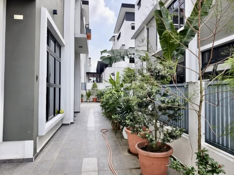 Rumah Berkembar untuk Dijual di Nusa Sentral (Iskandar Puteri (Nusajaya)) - Janice . - Exterior - PropertyGuru.com.my