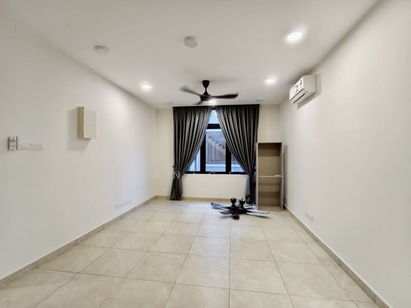 Rumah Berkembar untuk Dijual di Nusa Sentral (Iskandar Puteri (Nusajaya)) - Janice . - Living Room - PropertyGuru.com.my