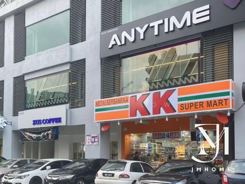 Service Residence for Sale at Majestic Maxim - Kelvin Low - Exterior - PropertyGuru.com.my
