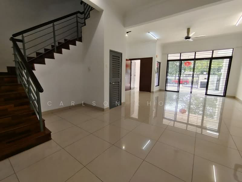 Rumah Teres 2.5 Tingkat untuk Dijual di Bandar Puteri Puchong (Puchong) - Carlson Khong - Living Room - PropertyGuru.com.my