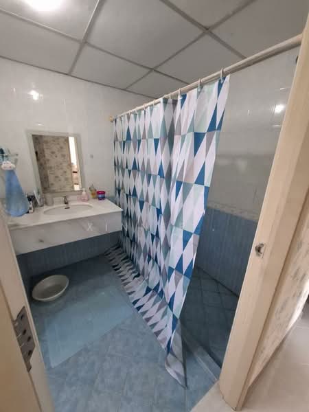 Kondominium untuk Disewa di Marina Bay Condominium - Xinnee . - Bathroom - PropertyGuru.com.my