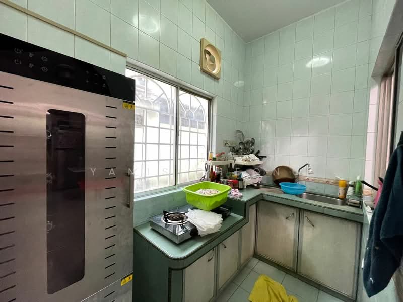 Rumah Teres 2 Tingkat untuk Dijual di Taman Wangsa Permai (Kepong) - Yanis Cheong - Kitchen - PropertyGuru.com.my