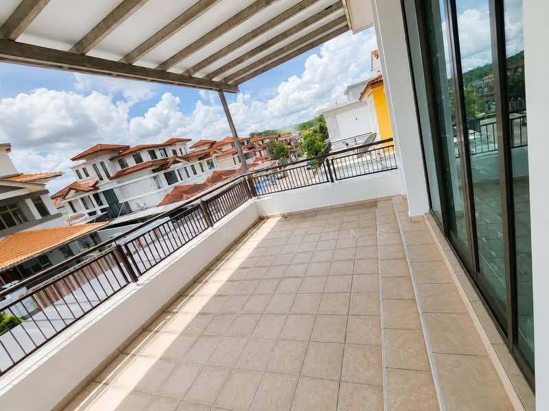 Rumah Berkembar untuk Dijual di Bandar Seri Alam (Masai) - Sharon Ong - Balcony - PropertyGuru.com.my