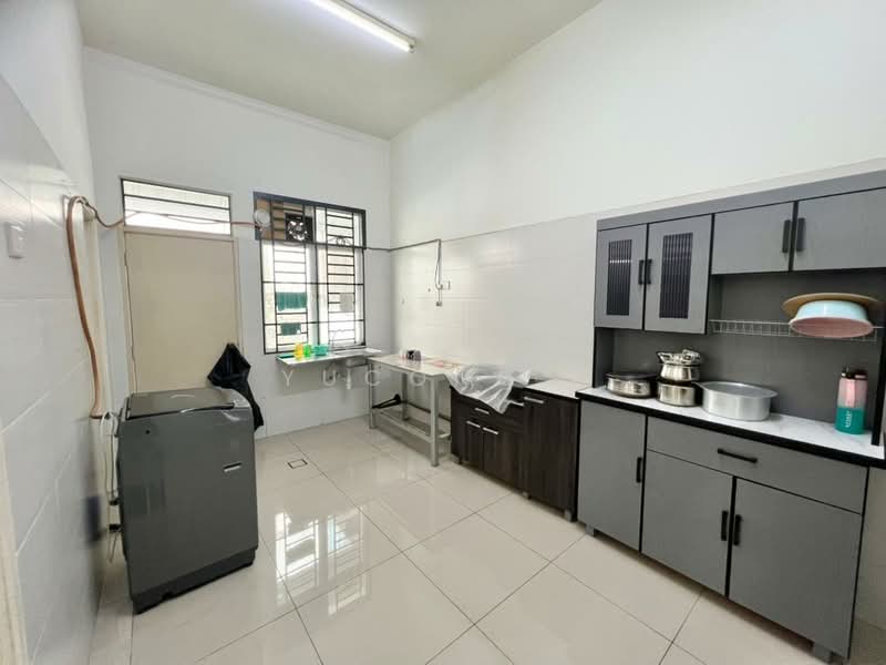 Rumah Berkembar untuk Dijual di Bandar Dato Onn (Tebrau) - Yucong . - Kitchen - PropertyGuru.com.my
