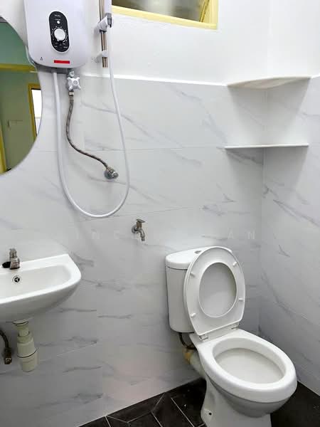 Apartment for Rent at Gambier Heights - Vincent Tan - Bathroom - PropertyGuru.com.my