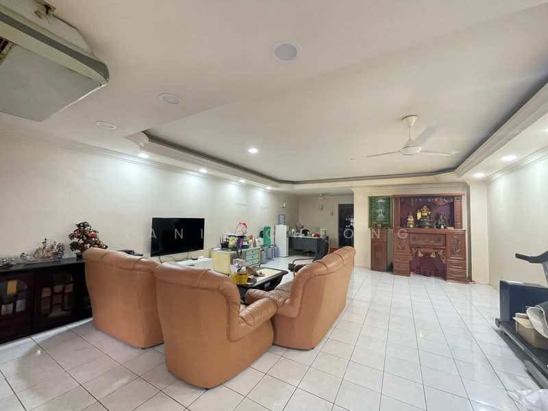Rumah Teres 2 Tingkat untuk Dijual di Taman Wangsa Permai (Kepong) - Yanis Cheong - Living Room - PropertyGuru.com.my