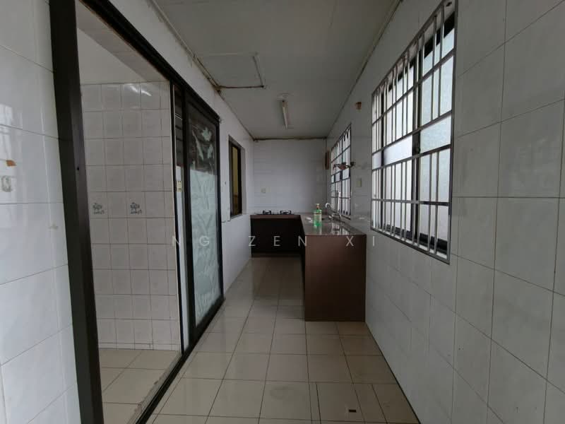 2-storey Terraced House for Sale in Taman Putri Kulai (Kulai) - NG ZEN XI - Kitchen - PropertyGuru.com.my