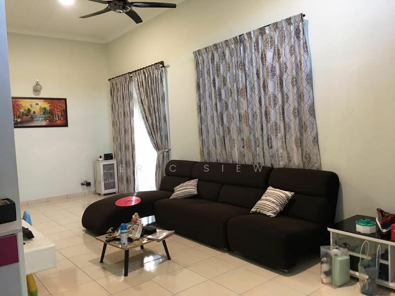 Rumah Teres 1 Tingkat untuk Dijual di Taman Mutiara Rini (Skudai) - Eric Siew - Living Room - PropertyGuru.com.my