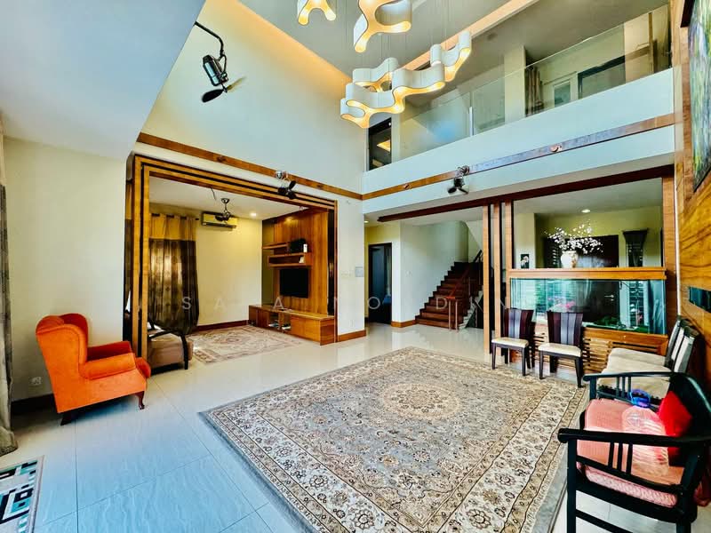 Rumah Banglo untuk Dijual di Kayangan Heights (Shah Alam) - Sa'a Nordin - Living Room - PropertyGuru.com.my