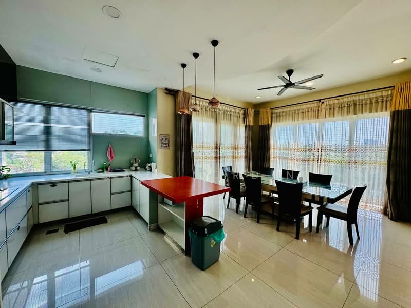 Rumah Banglo untuk Dijual di Kayangan Heights (Shah Alam) - Sa'a Nordin - Kitchen - PropertyGuru.com.my