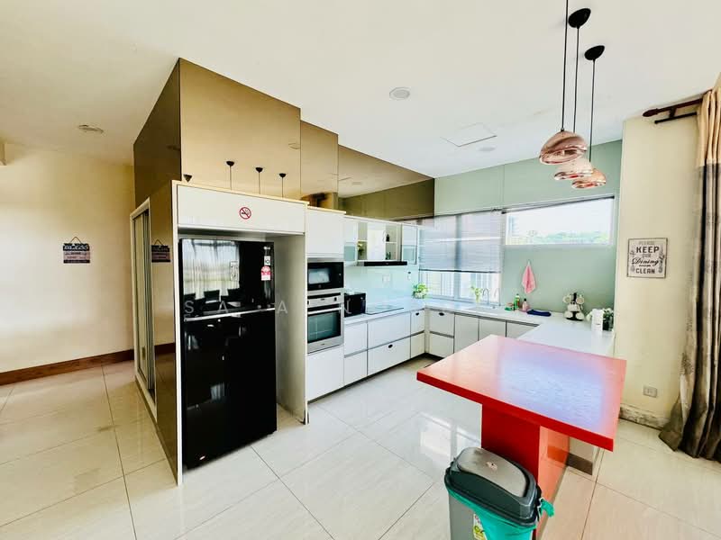 Rumah Banglo untuk Dijual di Kayangan Heights (Shah Alam) - Sa'a Nordin - Kitchen - PropertyGuru.com.my