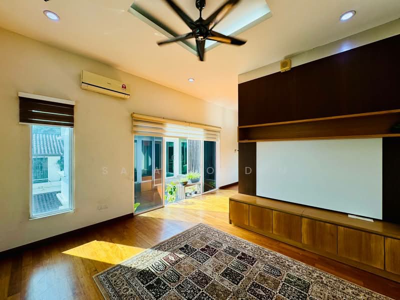 Rumah Banglo untuk Dijual di Kayangan Heights (Shah Alam) - Sa'a Nordin - Living Room - PropertyGuru.com.my