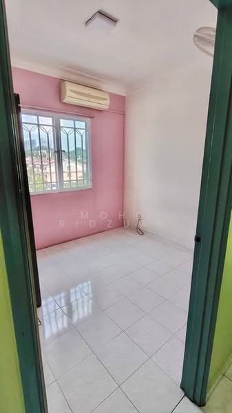 Apartment for Sale at Kinrara Ria - Mohd Ridzuan - Bedroom - PropertyGuru.com.my