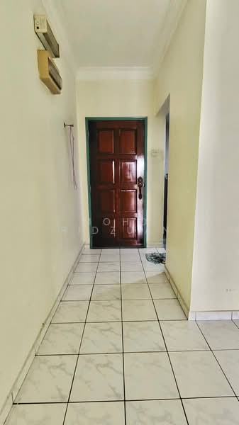 Apartment for Sale at Kinrara Ria - Mohd Ridzuan - Entrance - PropertyGuru.com.my