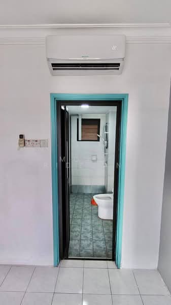 Apartment for Sale at Kinrara Ria - Mohd Ridzuan - Bathroom - PropertyGuru.com.my
