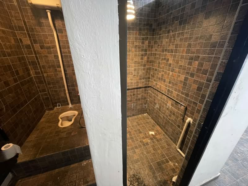 Shop / Office for Rent in George Town (Penang) - Daniel Phang - Bathroom - PropertyGuru.com.my