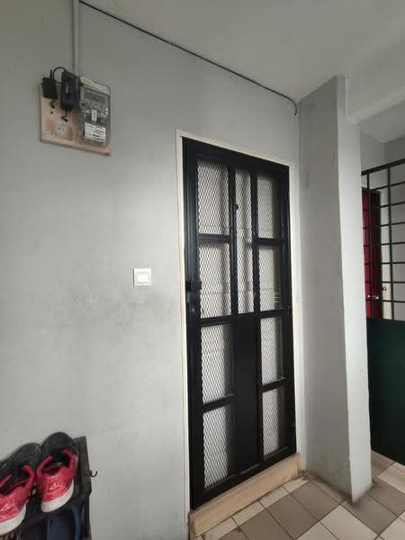 Pangsapuri untuk Dijual di Vista Wira 1 & 2 - Debbie Yee - Entrance - PropertyGuru.com.my